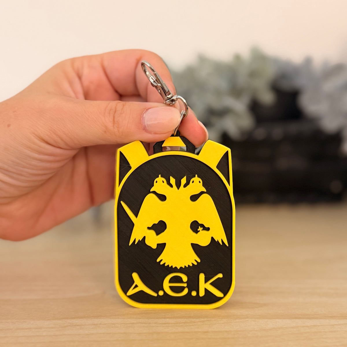 Έξυπνο NFC Μπρελόκ Ασφαλείας για Παιδικές Τσάντες 7,5εκ-5,5εκ – "Safety Tap"- ΑΕΚ Edition