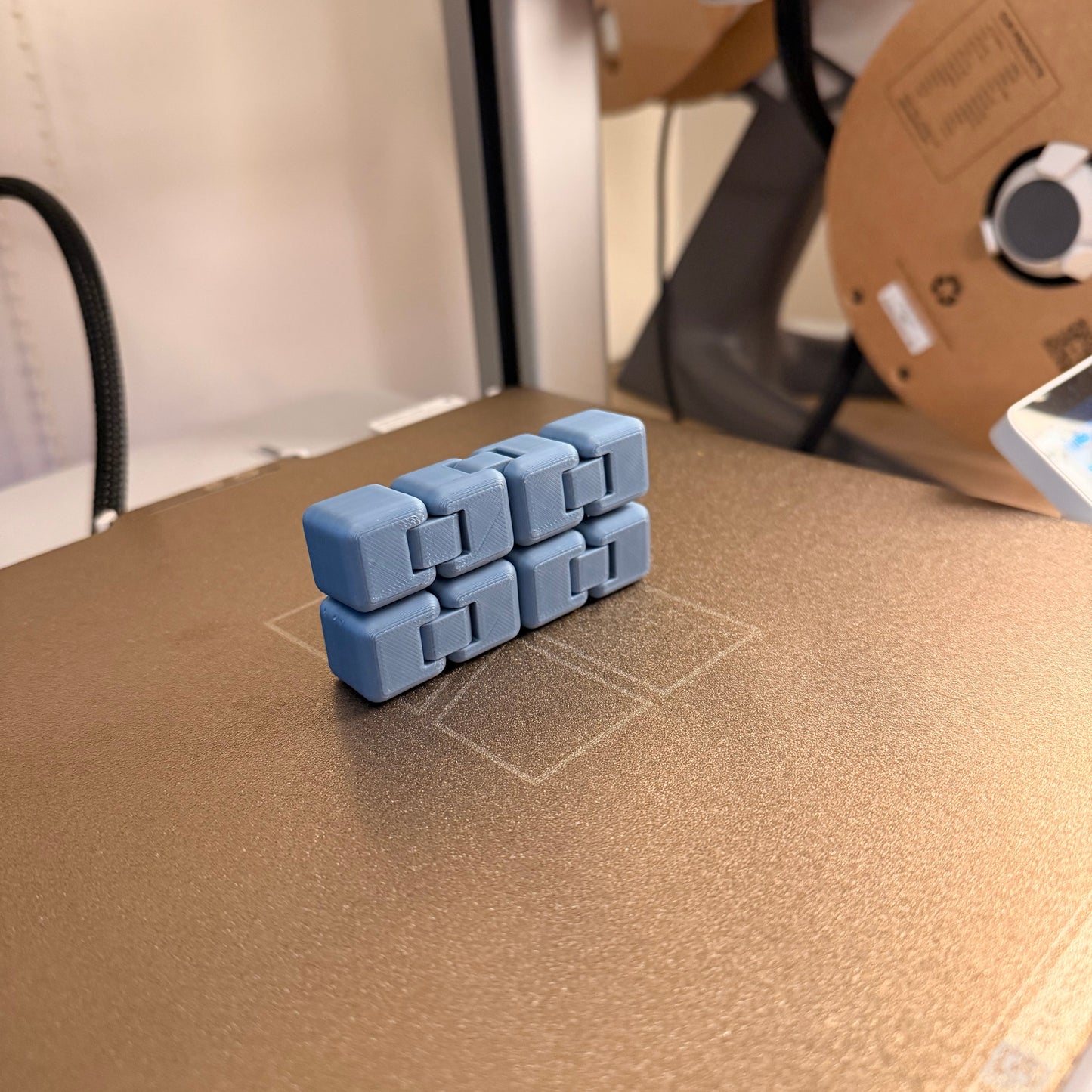 Infinity Cube Fidget – Ο Ατελείωτος Κύβος Χαλάρωσης (Smooth Print-in-Place Edition)