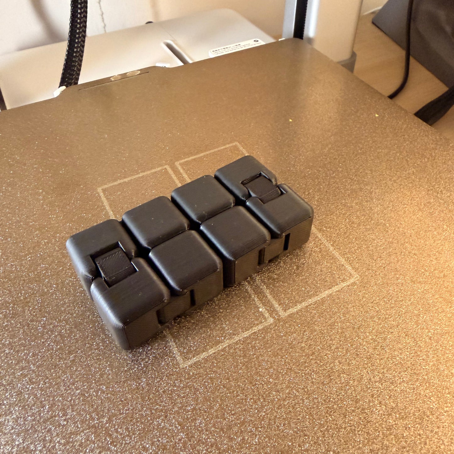 Infinity Cube Fidget – Ο Ατελείωτος Κύβος Χαλάρωσης (Smooth Print-in-Place Edition)