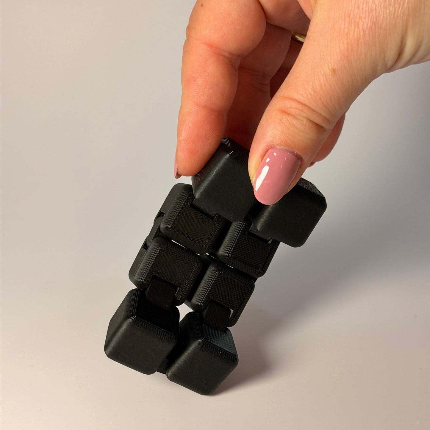 Infinity Cube Fidget – Ο Ατελείωτος Κύβος Χαλάρωσης (Smooth Print-in-Place Edition)