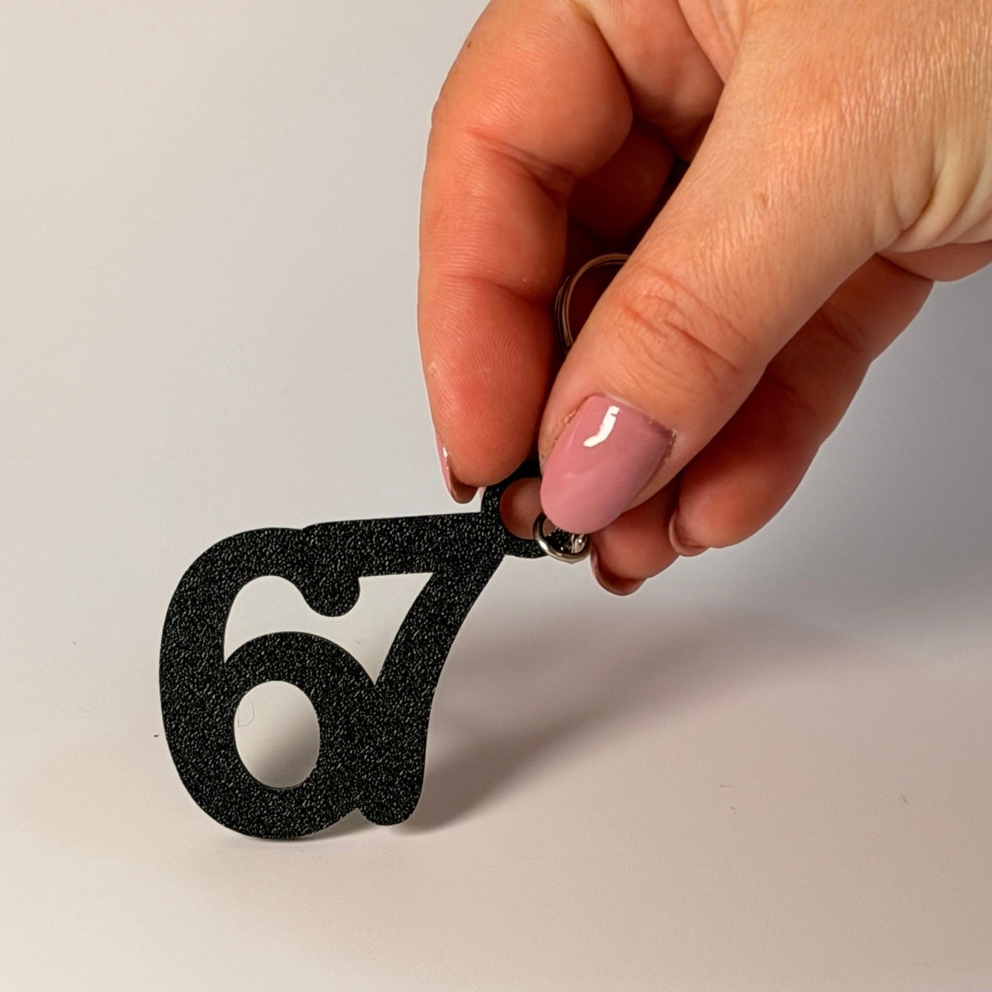 Viral "67" Lifestyle Keychain & Backpack Charm – Urban Αισθητική στο Στυλ σας