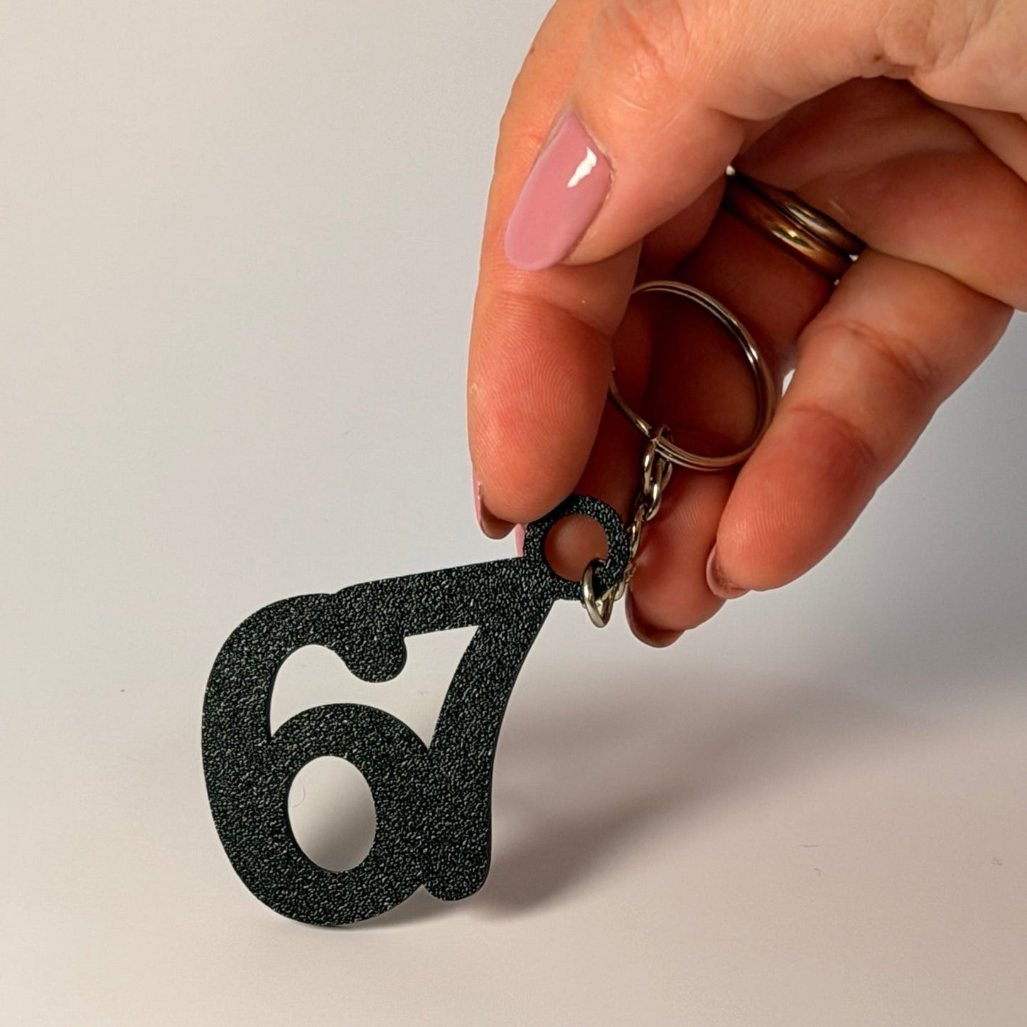 Viral "67" Lifestyle Keychain & Backpack Charm – Urban Αισθητική στο Στυλ σας