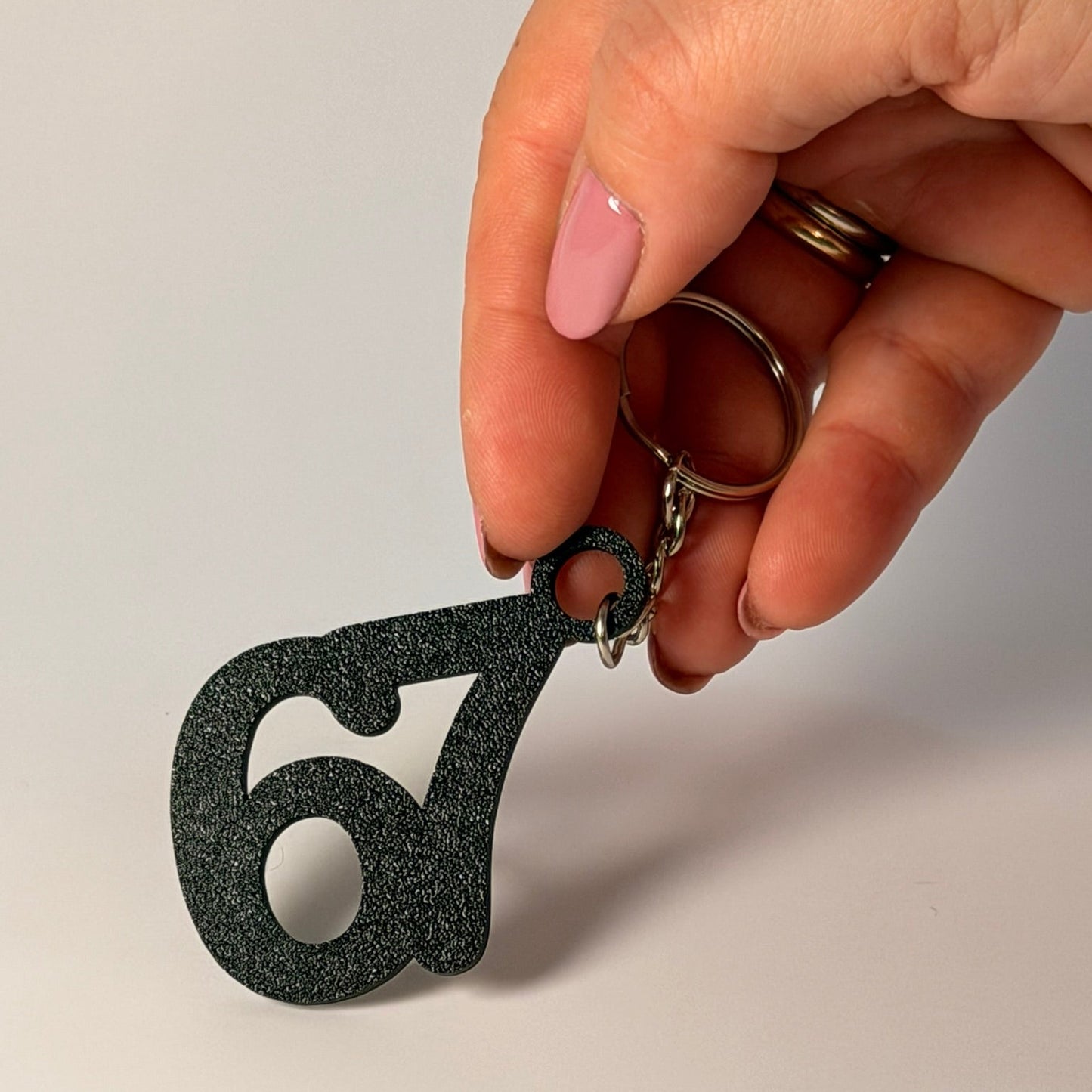 Viral "67" Lifestyle Keychain & Backpack Charm – Urban Αισθητική στο Στυλ σας