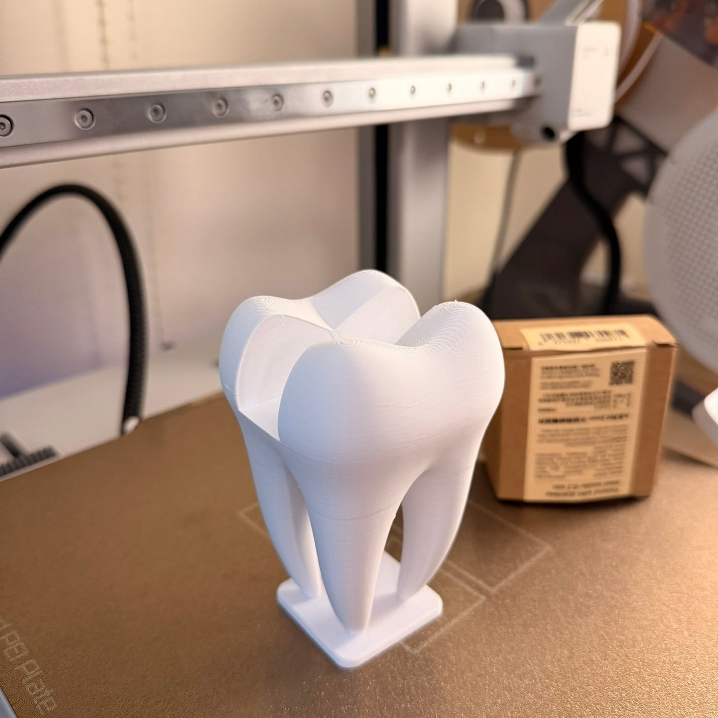 Βάση Επαγγελματικών Καρτών "The Dental Tooth" – Minimal & Professional