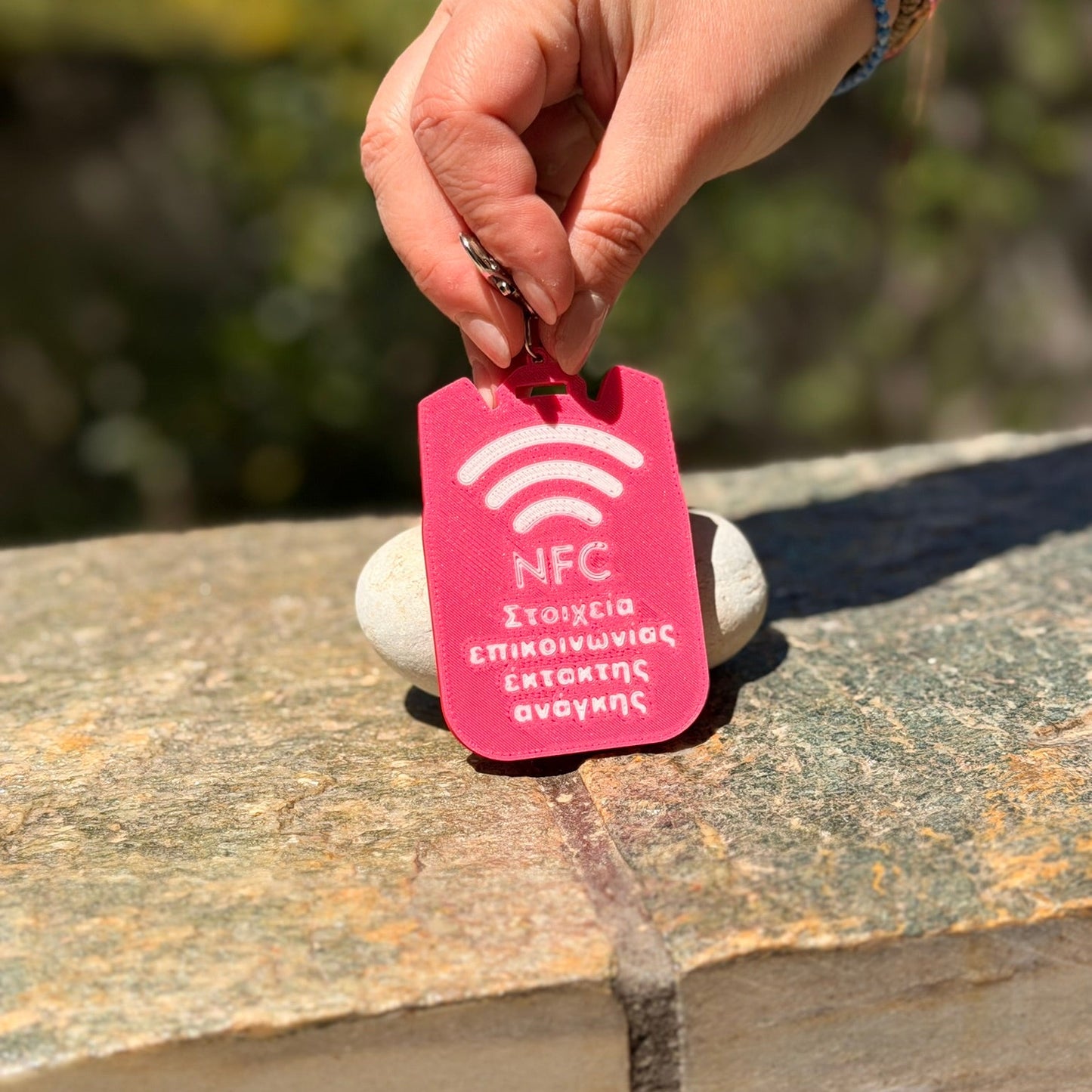Έξυπνο NFC Μπρελόκ Ασφαλείας για Παιδικές Τσάντες 7,5εκ-5,5εκ – "Safety Tap"- Barbie Edition