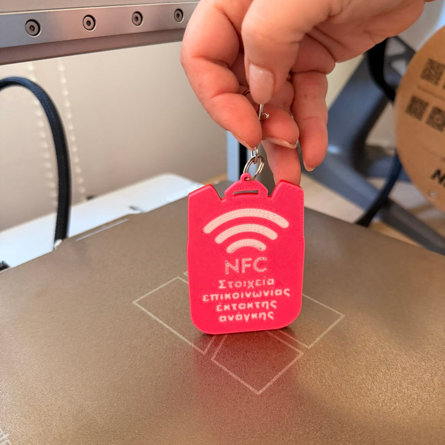 Έξυπνο NFC Μπρελόκ Ασφαλείας για Παιδικές Τσάντες 7,5εκ-5,5εκ – "Safety Tap"- Barbie Edition