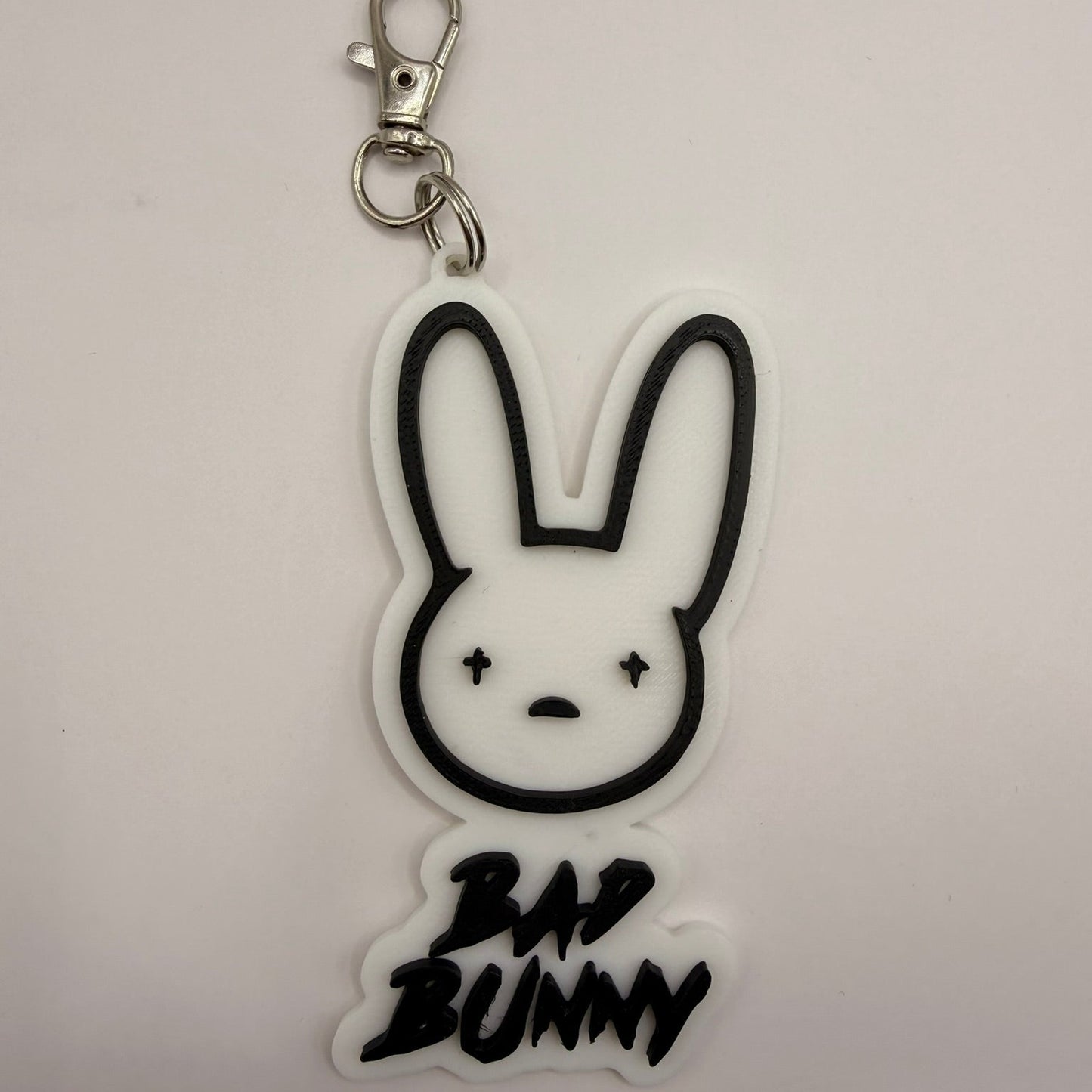3D Printed Μπρελόκ Bad Bunny – Το απόλυτο αξεσουάρ για κάθε Fan στην τσάντα σου!