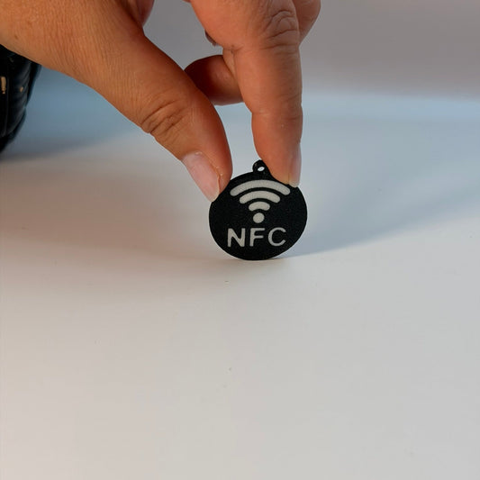 Έξυπνο Μενταγιόν / Μπρελόκ Ασφαλείας NFC «Μινιμάλ Σταυρός» – Σύγχρονη & Διακριτική Προστασία
