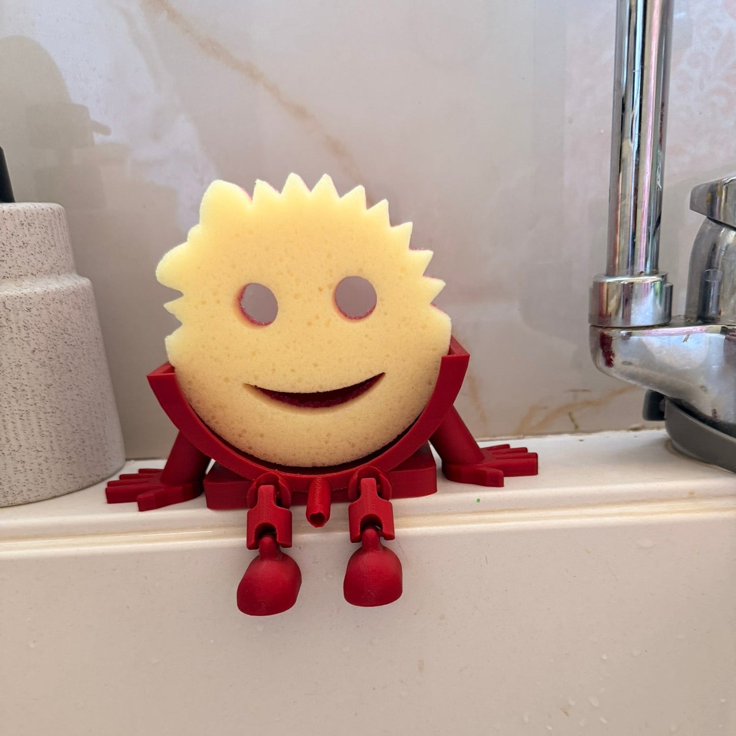 Scruby : Η πιο Αστεία & Χρήσιμη Βάση για το Scrub Daddy Σφουγγαράκι