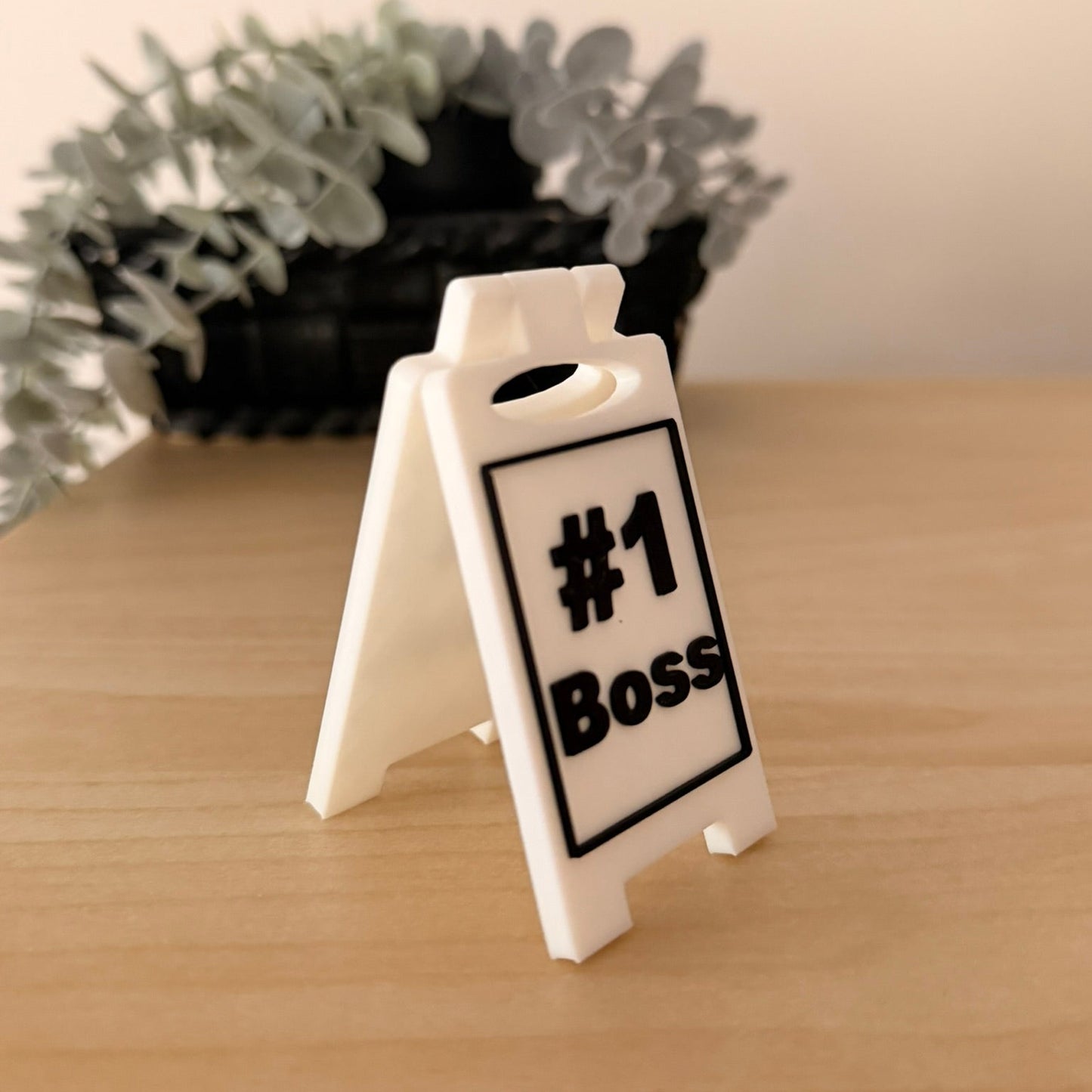Mini 3D Printed Επιτραπέζια Πινακίδα Γραφείου #1 Boss