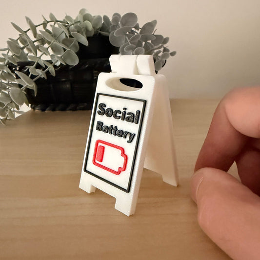 Mini 3D Printed Επιτραπέζια Πινακίδα Γραφείου Social Battery Low
