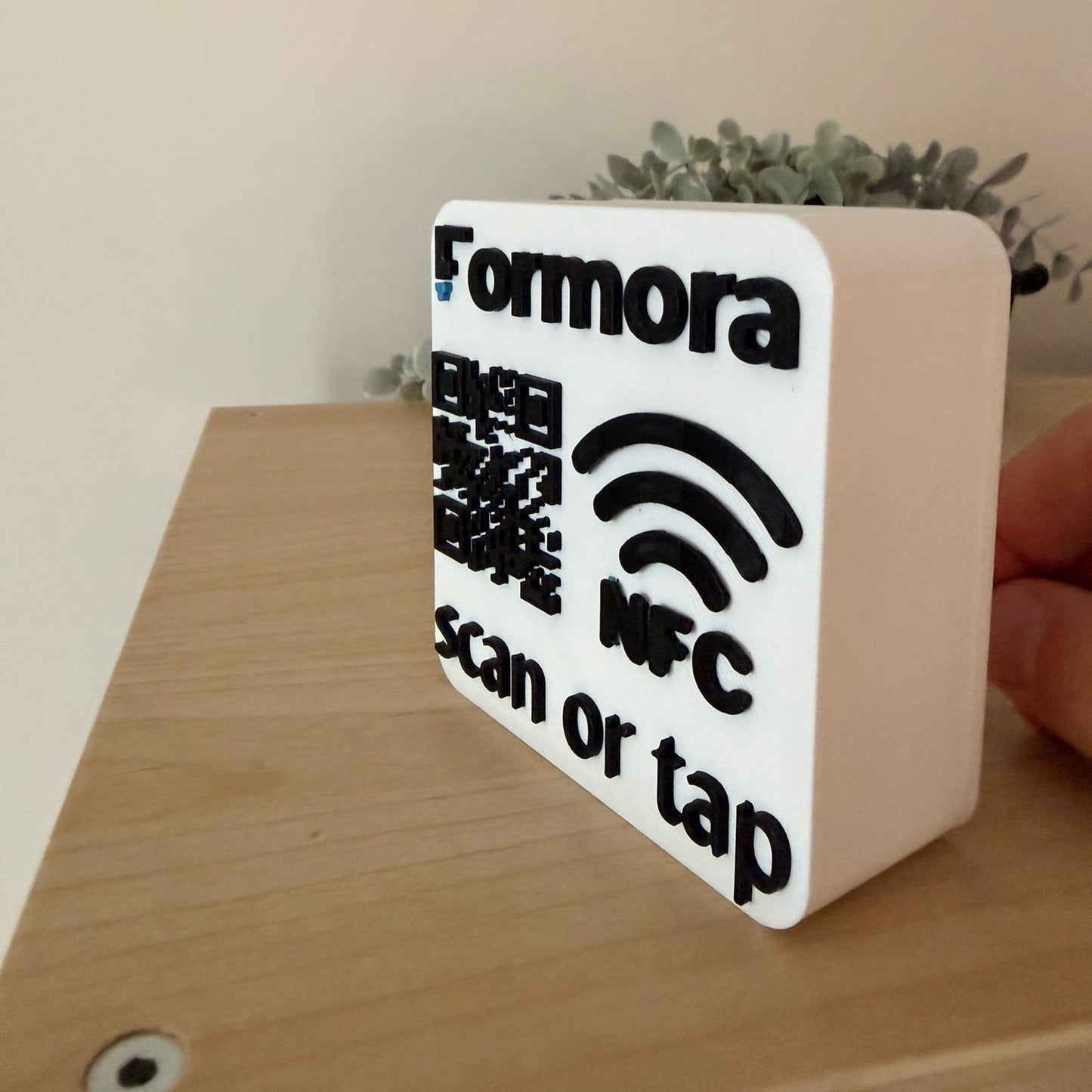 Custom Επιτραπέζιο Stand NFC & QR Code με Logo