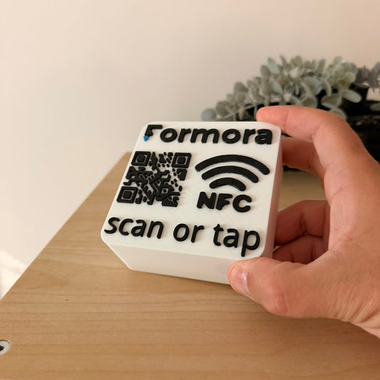 Custom Επιτραπέζιο Stand NFC & QR Code με Logo