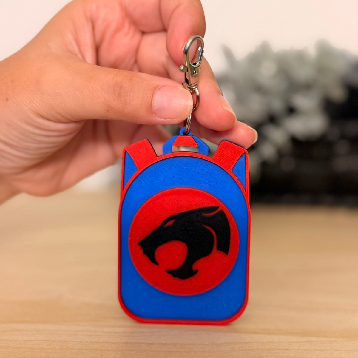 Έξυπνο NFC Μπρελόκ Ασφαλείας για Παιδικές Τσάντες 7,5εκ-5,5εκ – "Safety Tap"- Thundercats Blue Edition