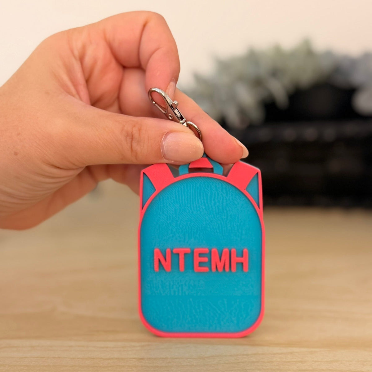 Έξυπνο NFC Μπρελόκ Ασφαλείας για Παιδικές Τσάντες 7,5εκ-5,5εκ – "Safety Tap"- Custom Όνομα